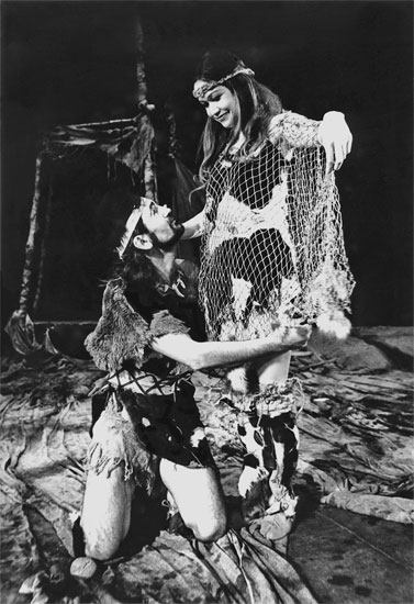 Сцена из спектакля “Забытая молитва” Ф.М.Булякова