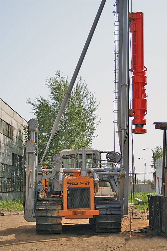 Продукция Стерлитамакского завода строительных машин. Копёр СП-49ЧЕТРА14