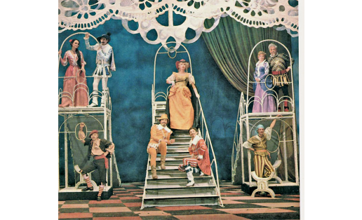 Сцена из спектакля “Изобретательная влюблённая” Лопе де Веги